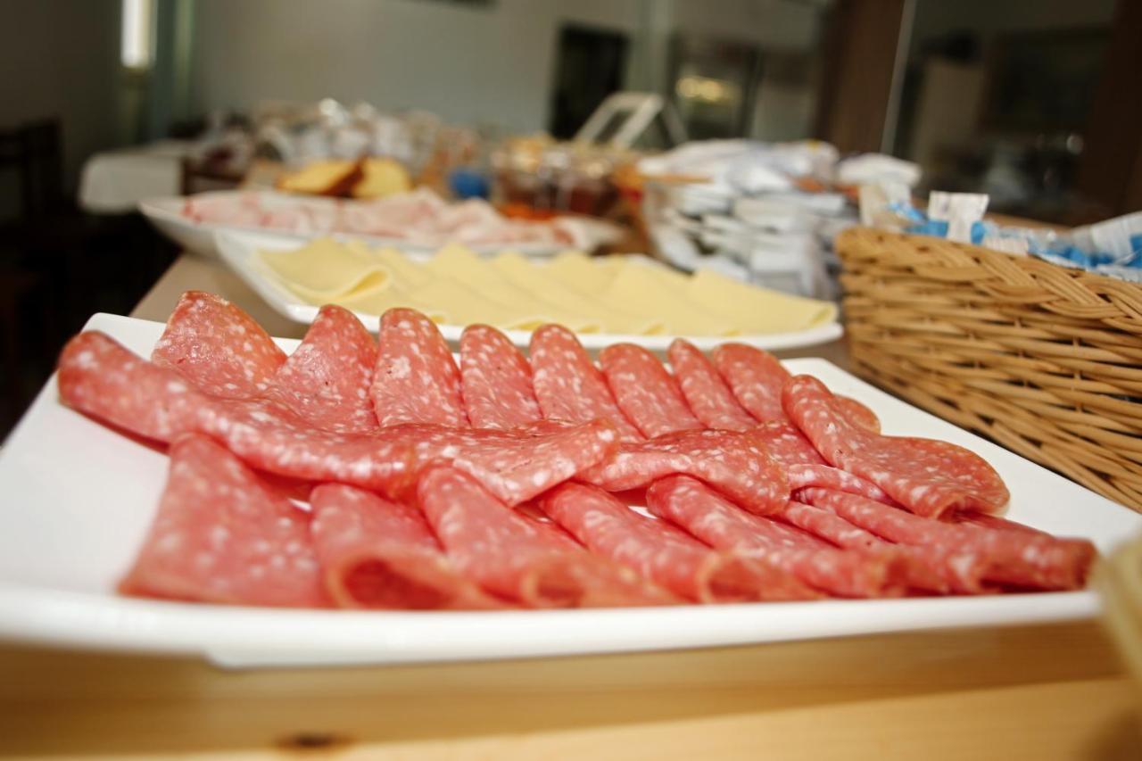Hotel Serafini 미사노아드리아티코 외부 사진